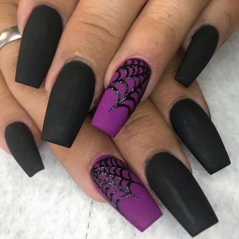 Easy, Cute Halloween Purple Nail Designs Halloween purple nail Black Halloween Nails, Holloween Nails, Halloween Acrylic Nails, Purple Nail Designs, October Nails, Goth Nails, Purple Nail, Spider Webs, Halloween Nail Designs