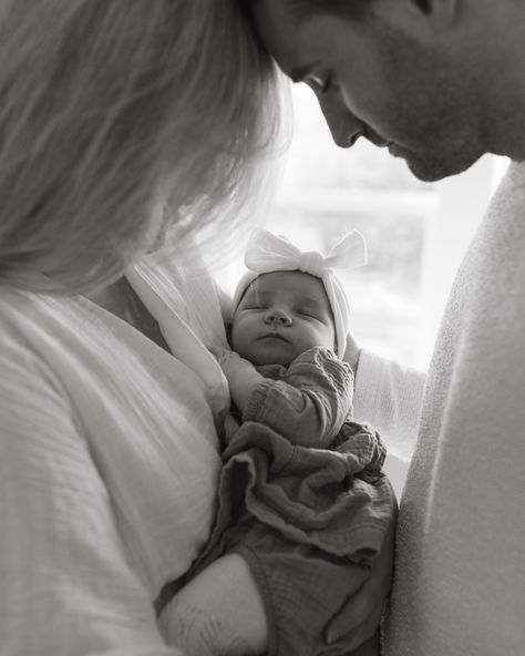 There is nothing more beautiful than helping a couple welcome their new baby 🤍 Lauren and Sebastian are crushing it as new parents! Sophia is such a gorgeous delicious yummy baby that I could not stop obsessing over. She is so happy and was an absolute angel during this session. Don't skip your newborn sessions as a family because these photos will never lose their sentimental value. You will love them as soon as you get them, and your child will love them years later! #newbornphotograph... Mom And Dad Newborn Pictures, Newborn And Daddy Pictures, Newborn Photography Girly Family, Newborn Photos In Home, Newborn Documentary Photography, In Hospital Newborn Pictures, Bedroom Newborn Photoshoot, Newborn Pictures With Mom, Baby And Parents Photography