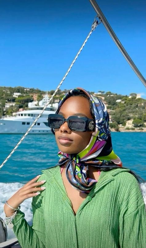 Beach Head Scarf, Black Woman Luxury Aesthetic, Yacht Outfit, Silk Scarf Outfit, Scarf Aesthetic, Luxury Silk Scarves, Silk Scarf Style, Hair Scarf Styles, Classy Winter Outfits