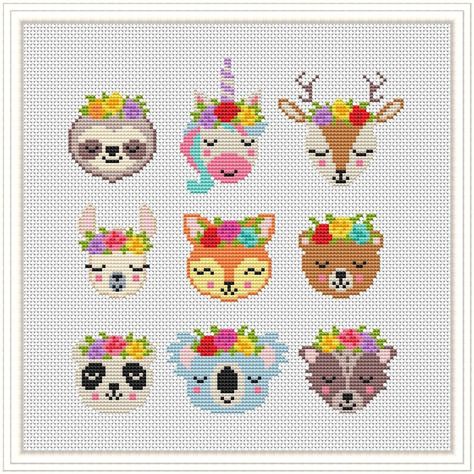 Cross Stitch Cute, Canvas Template, Unicorn Cross Stitch Pattern, Stitch Cute, Art Perle, Animal Cross Stitch Patterns, Small Cross Stitch, Disney Cross Stitch, Pola Kristik