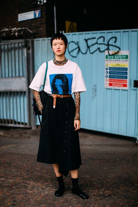 London Fashion Week Street Style, London Fashion Weeks, Tokyo Street Fashion, London Street Style, Looks Street Style, Spring Street Style, Style Spring, Mode Inspo, Sporty Chic