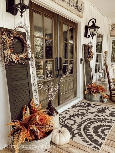 Fall Flower Ideas, Fall Decorations Diy, Porch Fall Decor, Fall Front Porch Decor Ideas, Painting Shutters, Fall Front Porch Decor, Fall Decor Ideas, Fall Flower, Fall Front Porch