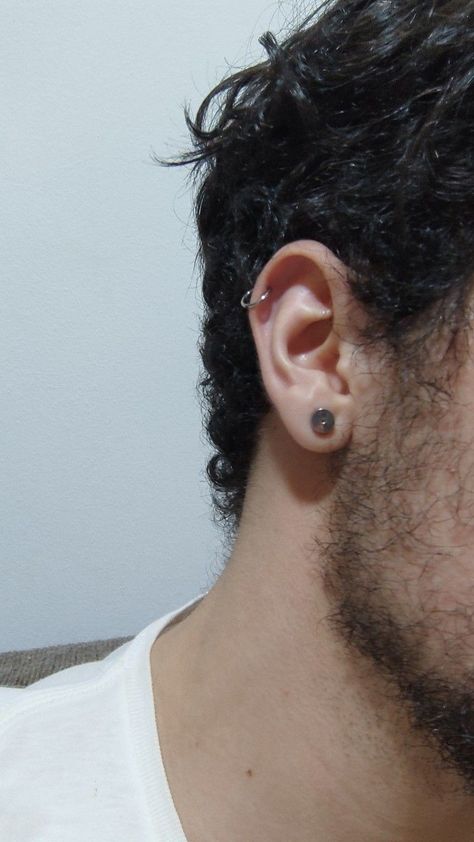 Men’s Helix Piercing, Mens Ear Piercing Ideas, Helix Piercing Men, Cartilage Piercing Men, Men's Piercings Ears, Man Piercing, Men Ear Piercing, Piercings Men, Men Piercing