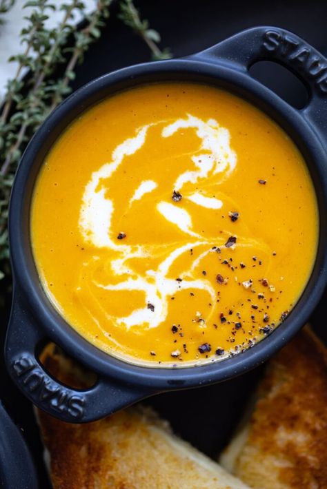 Butternut Soup, Butternut Squash Recipes Soup, Squash Soup Recipe, Roasted Butternut Squash Soup, Butternut Squash Recipes, Roasted Squash, Butternut Squash Soup, Squash Soup, Roasted Butternut Squash