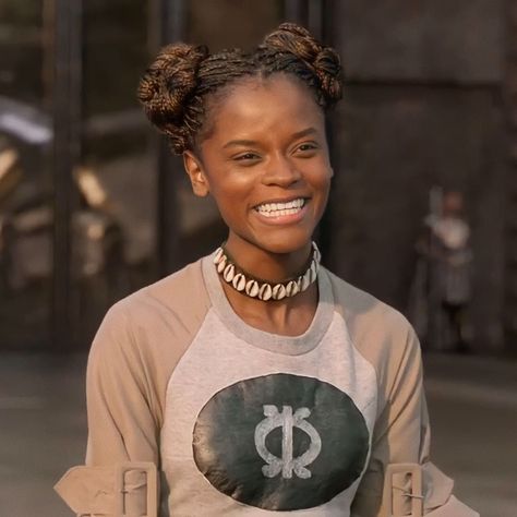 gaby🧚🏼‍♀️’s Instagram post: “shuri gives big bestie energy ☆#filmlibramcuseries” Shuri Icon, Marvel Shuri, Multiverse Art, Princess Shuri, Female Avengers, Shuri Black Panther, Mcu Dr, Avengers Girl, Black Panther 2018