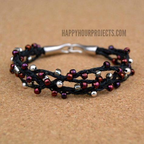 Woven Bracelet Tutorial, Making Bracelets With Beads, Diy Beaded Bracelets, Bracelets Beaded, Hemp Jewelry, Woven Bracelet, Beaded Crafts, A Bracelet, Woven Bracelets