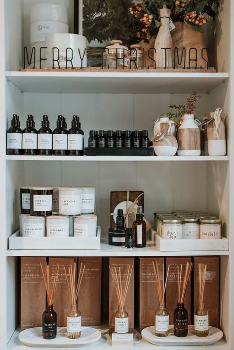 Coastal Boutique Ideas, Candle Boutique Ideas, Candle Store Aesthetic, Candle Shop Aesthetic, Candle Shelf Display, Candle Shop Interior, Candle Studio Ideas, Candle Display Retail, Candle Shop Display