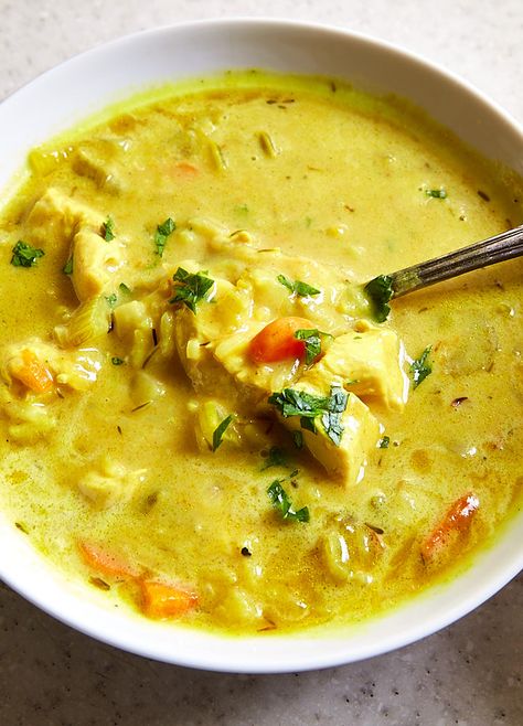 Mulligatawny Soup Recipe, Mulligatawny Soup, Indian Soup, Chicken Tikka Masala Recipes, Soup Healthy, Best Soup Recipes, Soup And Stew, Bowl Of Soup, Easy Soups