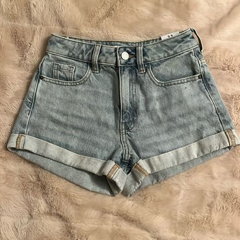 Light Blue Washed Shorts, Never Been Worn, Still Have Tags On Them, Size 22 In Women’s Cute Shorts Aesthetic, Jeans Shorts Outfits Women, Aesthetic Shorts Outfit, Jean Shorts Outfits, Shorts Png, Jeans Shorts Women, Demin Shorts, Cute Jean Shorts, Light Clothes