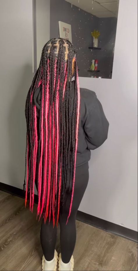 Peekaboo Box Braids Pink And Black, Pink And Black Box Braids With Beads, Red And Pink Knotless Braids, Black And Pink Braids With Curls, Knotless Color Braids, Pink And Black Knotless Braids, Knotless Braids With Pink, Black And Pink Braids, Travel Braids