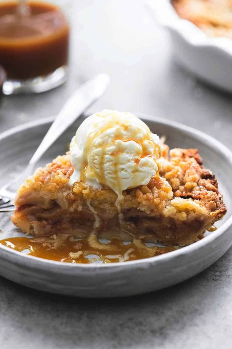 Apple Crumble Pie Recipe, Easy Apple Crumble, Apple Crumb Pie, Apple Crumble Pie, Crumble Pie, Slice Of Pie, Apple Crumb, Pie Pie, Cheesecake Pie