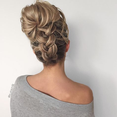 Side Curly Hairstyles, Corte Shag, Night Out Hairstyles, Messy Hairstyle, Upside Down Braid, Braid Updo, Night Recipes, Gorgeous Braids, Night Hairstyles