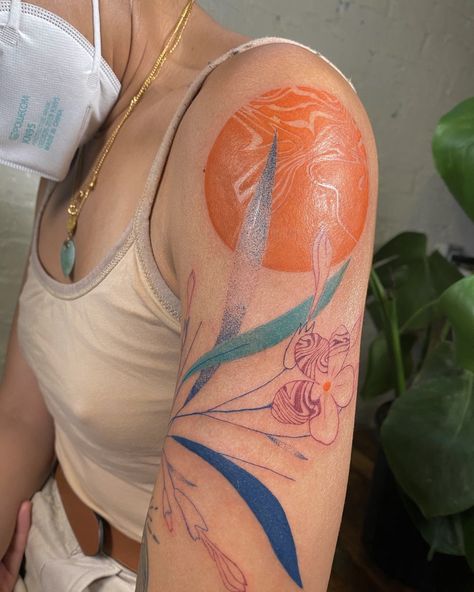 Tiaret on Twitter: "Abstract botanical blue leaves and orange inspired sun💙… " Arm Tats, Pieces Tattoo, Blue Tattoo, Red Ink Tattoos, Detailed Tattoo, Abstract Botanical, Sun Tattoo, American Traditional Tattoo, Abstract Tattoo