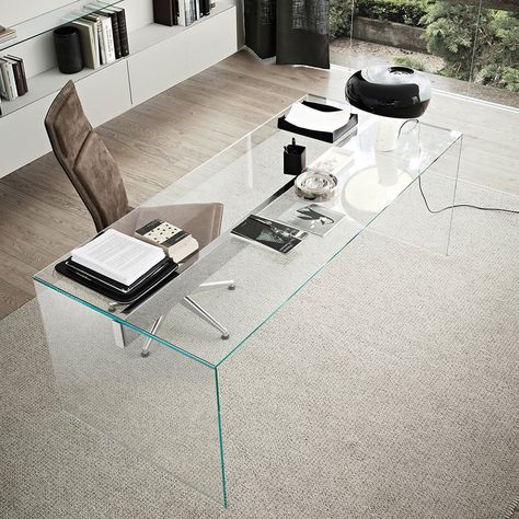 Air Glass Desk by Gallotti & Radice. offered a uniquely luxurious glass desk for working. Available in a large variety of sizes including bespoke size option. Choose from Clear and smoked glass. Modern Glass Desk, Glass Home Office, Home Office Table, Contemporary Home Office, Minimalist Office, Glass Home, Glass Desk, Glass Furniture, Office Workspace