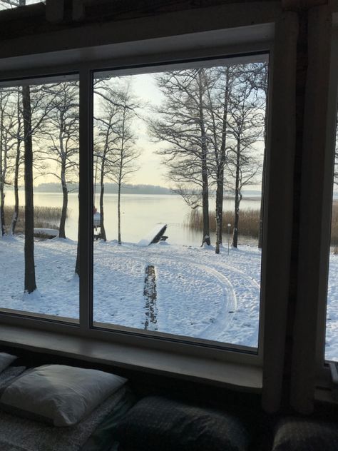 Lake Bled Christmas, Lake Superior Aesthetic, Winter Lake Aesthetic, Snow Through Window, Winter House Aesthetic, Lakehouse Aesthetic, Winter Cabin Aesthetic, Winter Lake House, Lake House Aesthetic