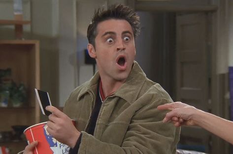 24 Statements That Get More True The Longer You Think About Them - SO FUNNY!!! Jennifer Aniston Friends, Laughter Medicine, Joey Friends, Friends Reunion, Friends Scenes, Matt Leblanc, Friends Cast, Friends Tv Series, Joey Tribbiani