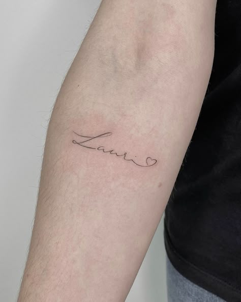 Lola Name Tattoo, Luis Name Tattoo, Luna Name Tattoo, Liam Tattoo, Tatto Name, Tato Nama, Best Neck Tattoos, Simple Arm Tattoos, Writing Tattoos