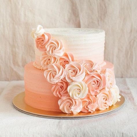 Simple two tier rosette cake Half Rosette Cake, Double Layer Cake, Color Cake, Two Layer Cakes, Tiered Cakes Birthday, Tiered Cake Design, Sweet 16 Birthday Cake, 2 Tier Cake, Two Tier Cake