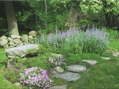 430 Nod Hill Road in Wilton, CT Homestead Design, Kitchen Gardens, Herb Garden Design, Potager Garden, Garden Wallpaper, Walled Garden, Grey Gardens, Backyard Inspiration, Have Inspiration