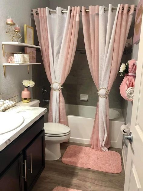 Blush Bathroom Decor Ideas, Home Decor Ideas For Women, First Apartment Bathroom Ideas, Pink Bathroom Ideas Modern, Small Bathroom Ideas On A Budget Apartment Decor Master Bath, How Decorate Bathroom Ideas, Pink And Blue Bathroom Decor Ideas, Shein Bathroom Decor, Pink Restroom Decor Ideas