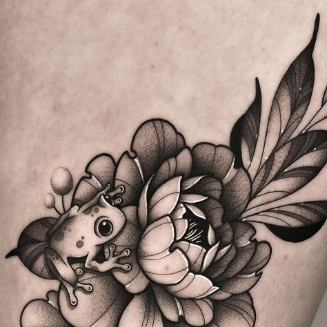 Frogs And Flowers Tattoos, Frog On Leaf Tattoo, Baby Frog Tattoo, Girly Frog Tattoo, Frog Tattoo Sleeve, Floral Frog Tattoo, Black And White Frog Tattoo, Frog Flower Tattoo, Frog And Flower Tattoo