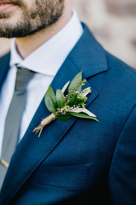 green boutonniere - http://ruffledblog.com/lush-green-wedding-with-a-boho-twist Boutineer Wedding, Green Boutonniere, Popular Wedding Colors, Pastel Wedding Flowers, Groomsmen Boutonniere, Boho Twists, Boutonniere Wedding, Pastel Wedding, Groom Attire