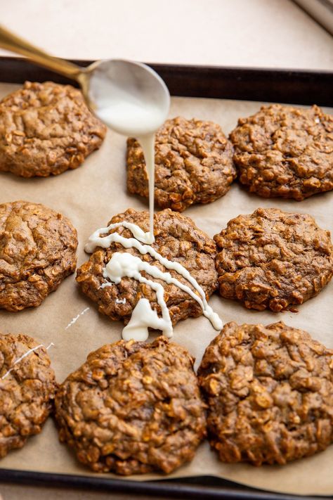 Gluten Free Dairy Free Ginger Molasses Cookies, Gingerbread Oatmeal Breakfast Cookies, Gf Molasses Cookies, Oatmeal Ginger Molasses Cookies, Ginger Oatmeal Cookies, Oatmeal Gingerbread Cookies, Molasses Oatmeal Cookies, Healthy Ginger Snaps, Oatmeal Molasses Cookies