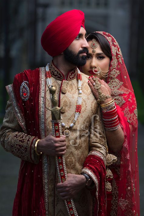 Indian wedding couples portraits at UOP African American Wedding, Sikh Wedding Photography, Marriage Poses, Bride Groom Photoshoot, Indian Wedding Pictures, Punjabi Wedding Couple, Bride Groom Poses, Indian Bride Photography Poses, Indian Wedding Poses