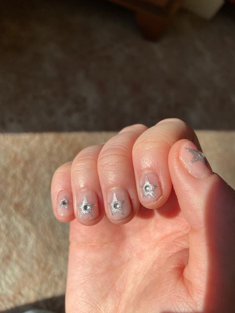 Men Nail Art Chrome, Short Nails Gems, Chrome Star Nails, Stud Nail Designs, Gem Nail Designs, Short Natural Nails, Natural Nail Designs, Mens Nails, Gel Mani