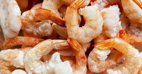 A method for those who plan ahead—and those who don’t. Frozen Cooked Shrimp, Easy Shrimp Scampi, Shrimp Cakes, Garlic Butter Shrimp, Frozen Seafood, Shrimp Recipes For Dinner, Frozen Shrimp, Easy Shrimp, Shrimp Dishes