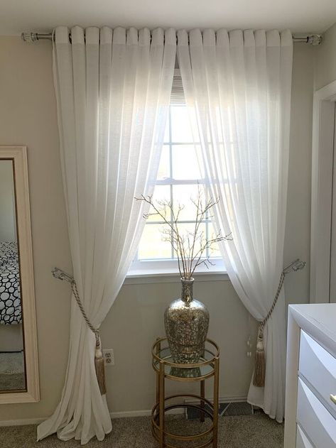 if you are obsessed like me by getting a perfect curtain folds, come see my 5 minutes hack!I will reveal you how I got my curtain neat pleats just by using empty TOILET PAPER HOLDERS. But first, start collecting toilet paper and paper towel holders from everywhere hhhh. I was collecting for months mine and when I did my first curtains I was amazed by the results. Then, I asked my family and even my son’s preschool cleaning lady to gather all the roll holders they can have for me to do… Room Master Bedrooms, Curtains Holder, Sheers Curtains Living Room, Baby Room Curtains, Plain Curtains, Curtain Holder, Room Master, Bedrooms Decor, Stylish Curtains