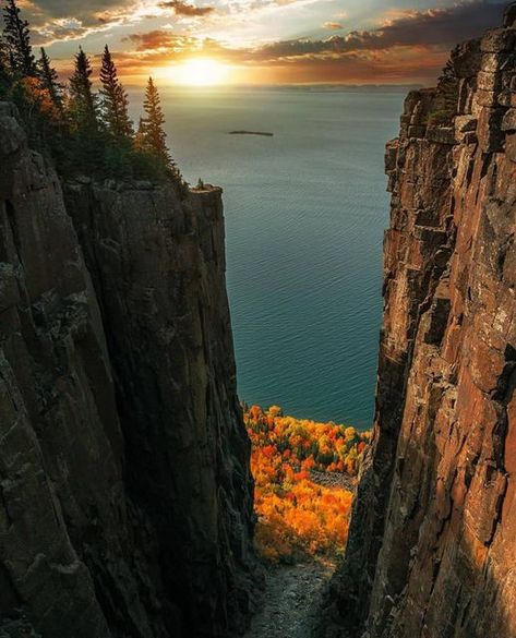 📍Explore Ontario on Instagram: "📍 Sleeping Giant Provincial Park. Did you know that there are 26 different hiking trails to explore here, ranging from just .6kms round trip to 74kms? Between hiking, canoeing, biking and swimming, @sleepinggiantprovincialpark is nature’s paradise. 📸: @iamstefanonicu" Sleeping Giant Provincial Park, Sleeping Giant, Travel Moments, Wedding Vision, Canoeing, Round Trip, Hiking Trails, Ontario, Knowing You