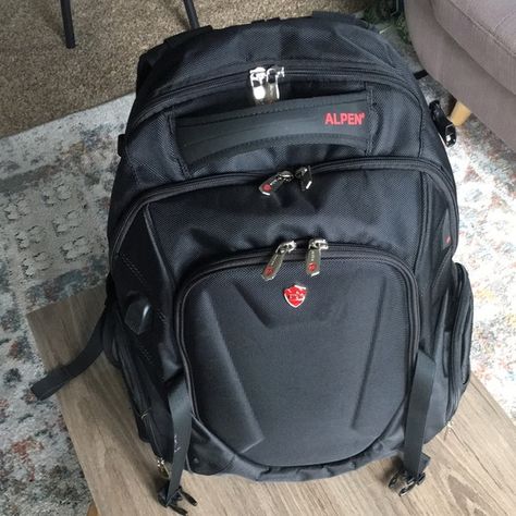 Backpack ALPEN authentic Swiss brand Swiss Backpack, 2023 Vision, Dream Style, Style Clothes, American Food, North Face Backpack, Usb Cable, Mint Condition, Vision Board