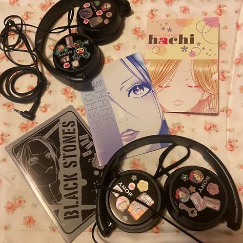 Shin Nana, Headphone Decoration, Komatsu Nana, Cute Headphones, Loving Someone, Black Stone, Lps, Vivienne Westwood, My Vibe