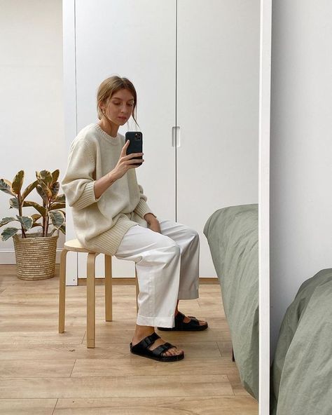 Brittany Bathgate, Birkenstock Outfit, Skandinavian Fashion, Pilates Studio, Most Comfortable Shoes, Looks Street Style, Mode Inspo, 가을 패션, Looks Style