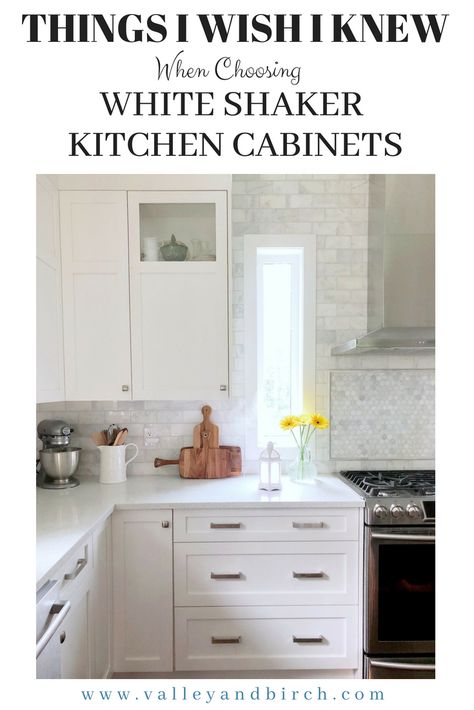 White Shaker Cabinet Kitchen, White Shaker Style Kitchen, Shaker Cabinets Kitchen, White Kitchen Rustic, Kitchen Cabinet Style, Shaker Style Kitchen Cabinets, White Shaker Kitchen Cabinets, White Shaker Kitchen, Shaker Style Cabinets