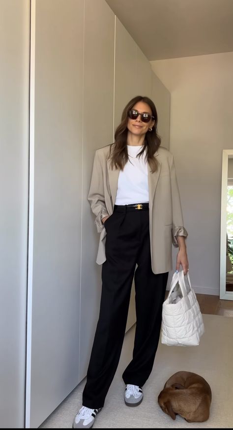 Nude Blazer Outfit, Beige Blazer Outfit, Outfit Ideaa, Looks Adidas, Wfh Outfits, Adidas Samba Outfit, Look Zara, Samba Outfit, Smart Casual Work Outfit