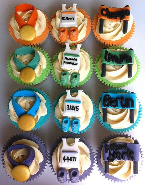 Marathon themed cupcakes for a 4 x marathon runner by Those Cupcake Girls, via Flickr Running Cake, Sport Cupcakes, Chess Cake, Sport Cakes, 40th Birthday Cakes, Marathon Runner, Cupcake Icing, Cupcake Designs, Good Game