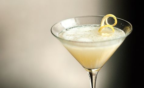 Yuzu Martini, Japanese Cocktails Recipes, Yuzu Cocktail, Asian Inspired Cocktails, Yuzu Liqueur Cocktail, Clean Cocktails, Japanese Cocktails, Lemon Drop Cocktail, Japanese Drinks