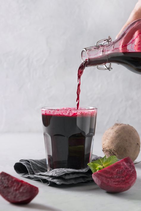 Beet Juice Benefits, Beetroot Juice Benefits, Beetroot Juice Recipe, Easy Detox Drinks, Beet Juice Recipe, Healthy Liver Diet, Beetroot Benefits, Fruit Juice Recipes, Liver Diet