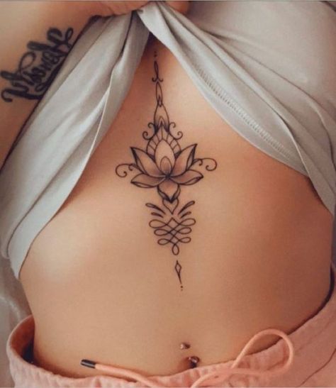 Henna Tattoo Designs Hand, Tattoed Women, Sweet Tattoos, Chest Tattoos For Women, Mandala Tattoo Design, Henna Tattoo Designs, Mandala Tattoo, Chest Tattoo, Creative Tattoos