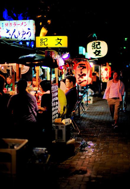 Meandering Fukuoka (福岡) by Pursuing Wabi. "Fukuoka is also known for its outdoor food stalls (yatai) area along the Naka River – they’re open very late." Yatai Japan, Hakata Fukuoka, Japan Tourist Spots, Japan Fukuoka, Monocle Magazine, The Beatles Help, Turning Japanese, Japanese Lanterns, Unique Food