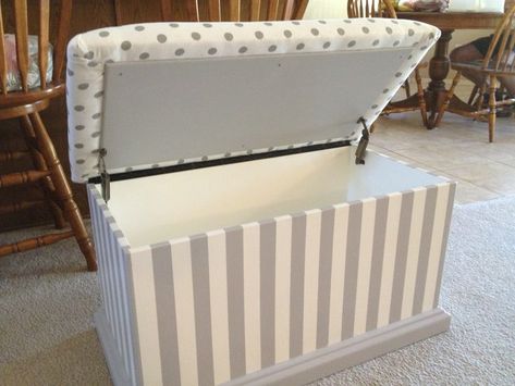 Goodwill find. Old toy chest. Remove legs, sand, paint, upholster lid to make comfy seat=new toy chest.: Pallet Toy Boxes, Wooden Toy Chest, Chest Makeover, Wooden Toy Kitchen, Trunk Box, Toy Chests, Wooden Toys Design, Deco Marine, Wooden Toy Boxes