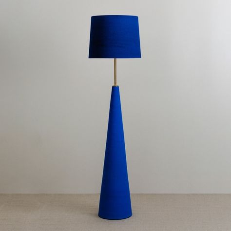 Yves Klein Blue Is Having a Major Moment Blue Floor Lamps, Blue Ceramic Lamp, Best Desk Lamp, Luminaire Original, Painting Lamp Shades, Blue Lamp, Floor Lamps Living Room, Large Lamps, Room Lamp