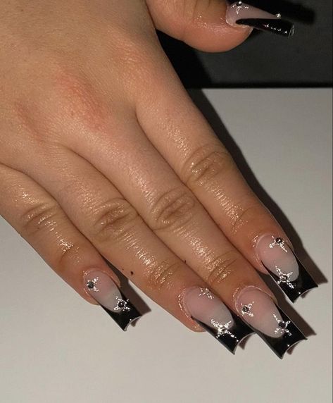 Acrylic Nail Designs Coffin Short Black, Black Acrylic Nails With Pearls, Partynextdoor Inspired Nails, Aventura Concert Nails, Ivan Cornejo Inspired Nails, Black Silver Nails Acrylic, Don Toliver Nails, Classy Baddie Nails Black, Black And Silver Nail Designs For Prom