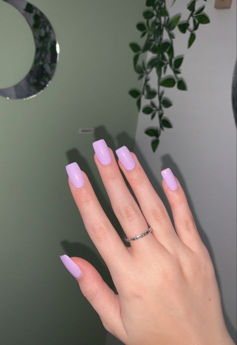 Purple Nails Plain, Nail Inspo Plain Color, One Color Acrylic Nails, Acrylic Nails Lilac, Lilac Acrylic Nails, Nails Lilac, Nails Plain, Lilac Nails, Plain Nails