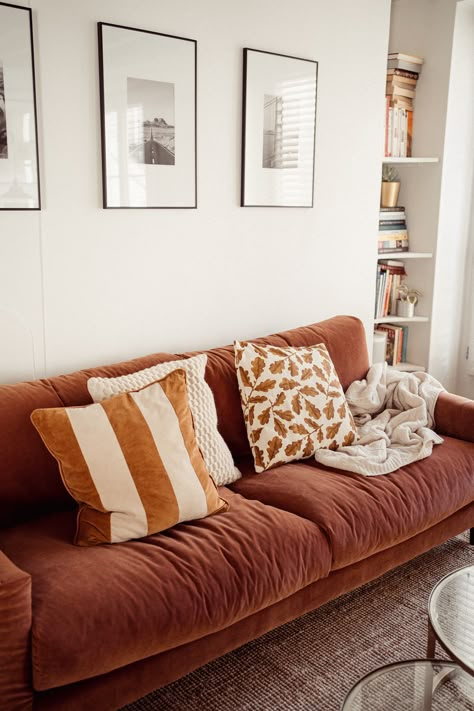 Courdoroy Couch, Terracota Sofa Living Room Ideas, Terra Cotta Couch, Terracotta Sofa Living Rooms, Rust Sofa Living Room, Rust Couch, Terracotta Sofa, Orange Couch, Color Terracota