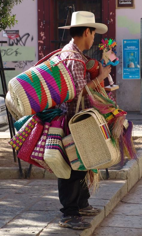 Ethno Style, Mexican Heritage, Mexican Decor, Straw Bags, Mexican Culture, Mexican Style, Mexican Art, World Cultures, Mexican Folk Art