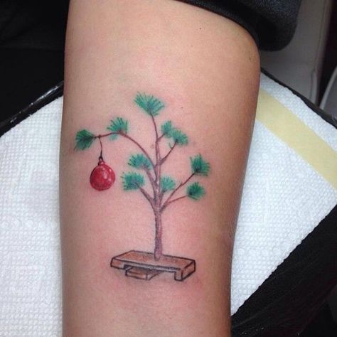 Holiday Tattoo, Winter Tattoo, Snow Flake Tattoo, Charlie Brown Christmas Tree, Christmas Tattoo, Tree Tattoo Designs, Tomboy Chic, Back Of Shoulder Tattoo, Brown Christmas