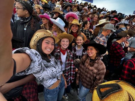 Western Pep Rally Outfits, Cowgirl Outfits Flannel, Rodeo Football Theme Outfits, Western Student Section Theme, Cowgirl Football Game Outfit, Wild West Football Theme Outfit, Western Outfits For School Spirit Week, Western Wednesday Spirit Week, Western Football Game Outfits